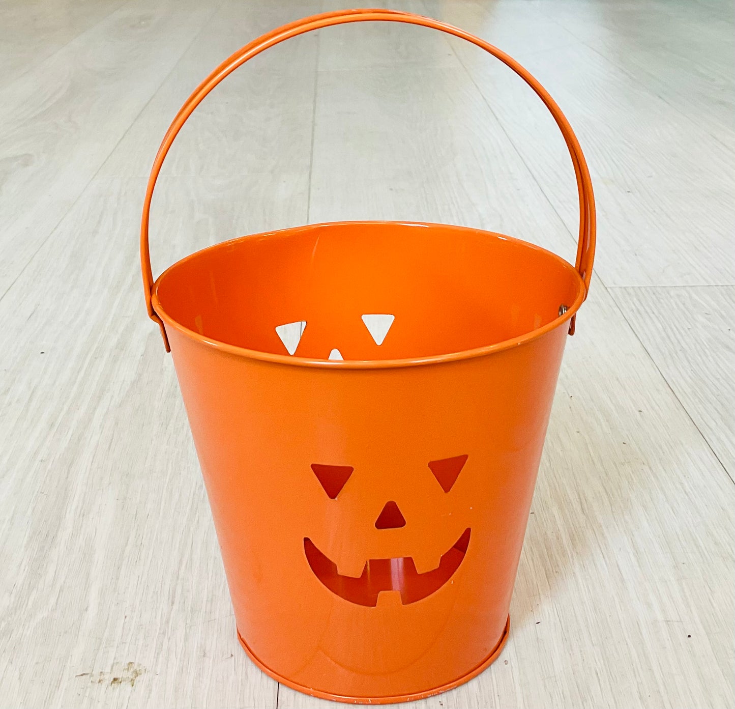Metal Pumpkin Face Planter 5"