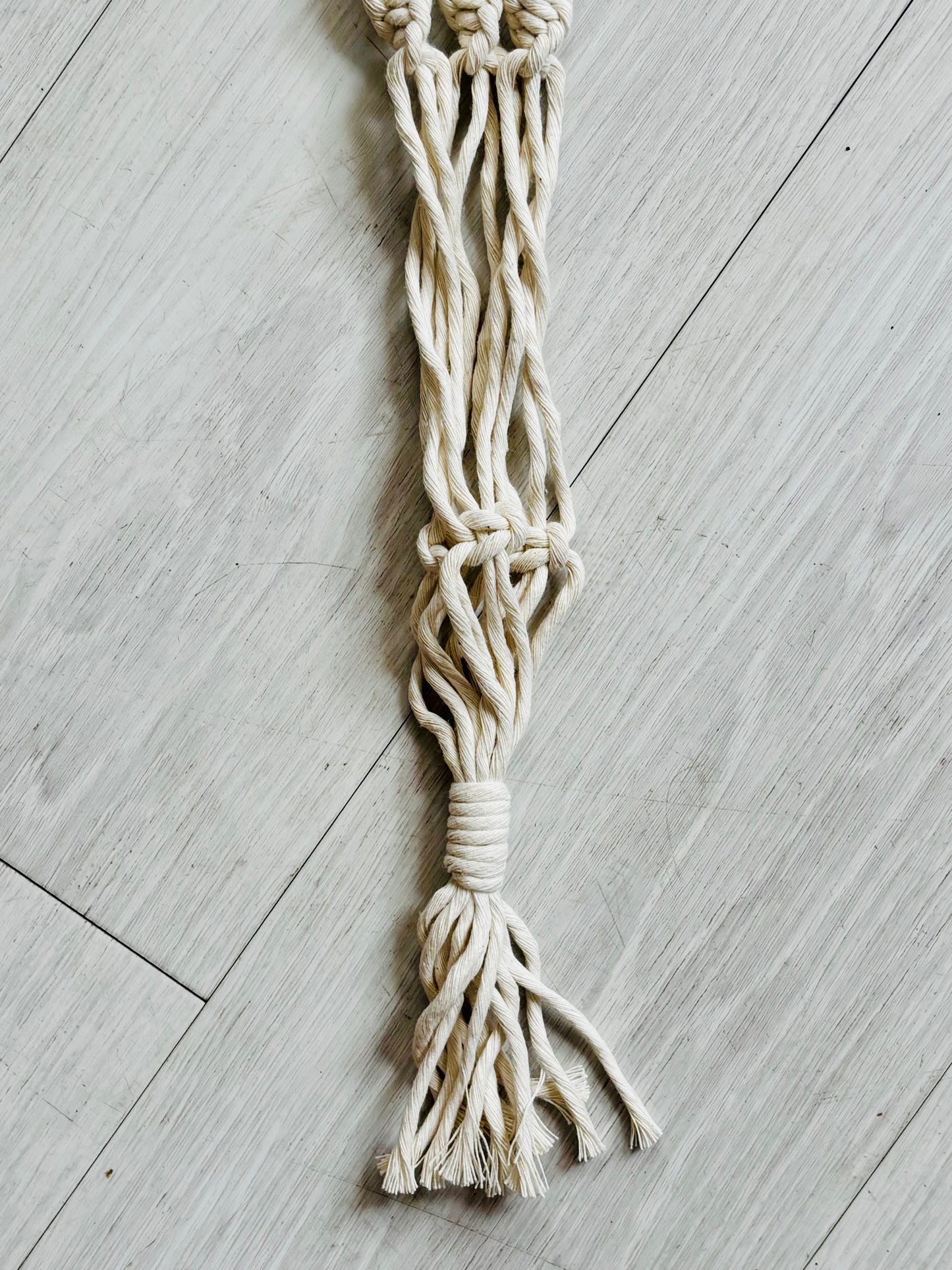 The Shine Effect - Macrame Plant Holder - Large Twisted